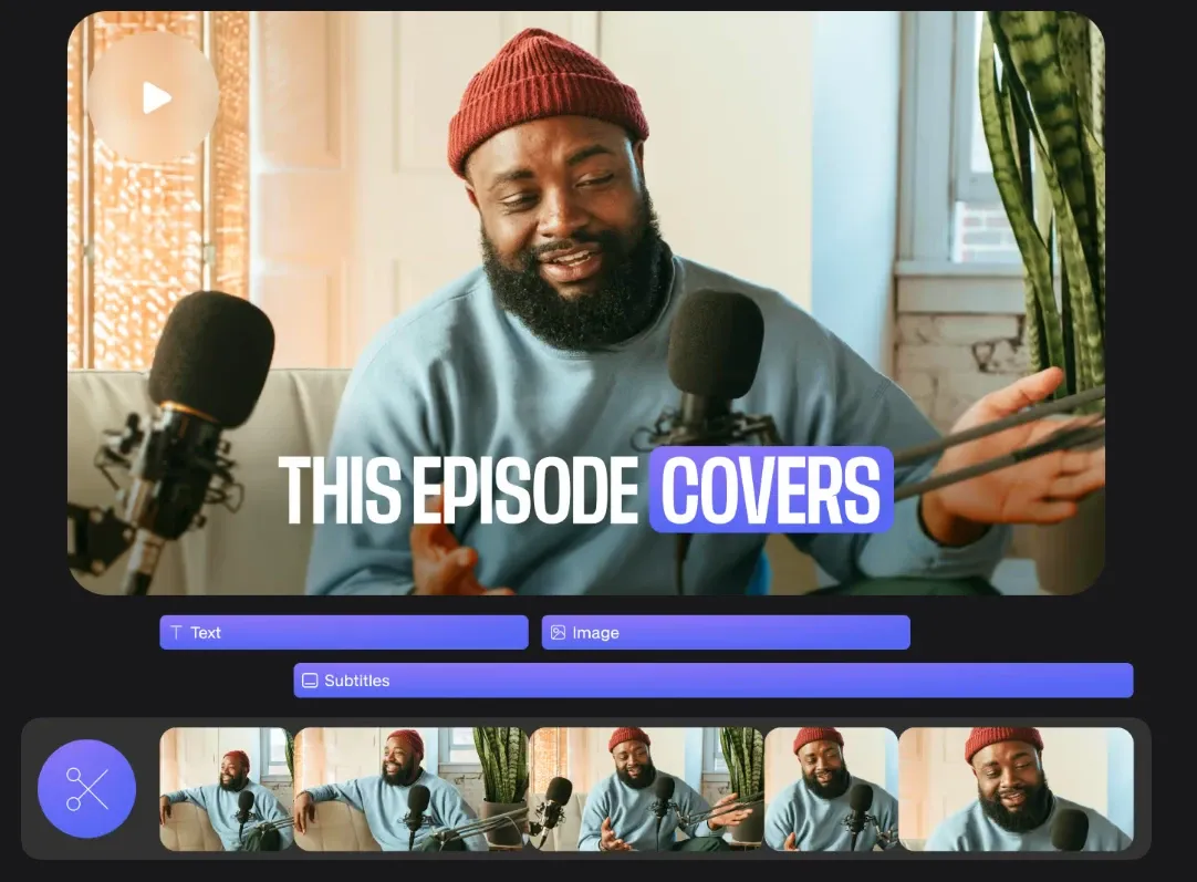 Un'interfaccia di software di editing video per podcast che mostra un uomo di colore con un berretto rosso che parla in due microfoni con il testo 'QUESTO EPISODIO COPRE' sullo schermo, con tracce di testo, immagini e sottotitoli sopra una timeline di editing video